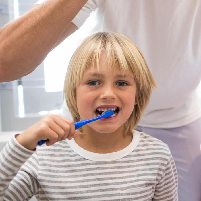 Kind die tanden poest preventie